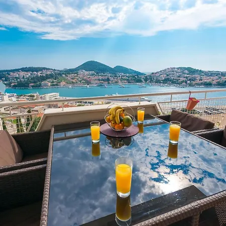 Lucy Lu Sea View دوبروفينك