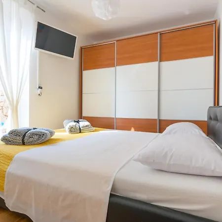 Lucy Lu Sea View دوبروفينك