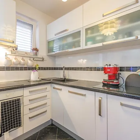 Lucy Lu Sea View Apartman