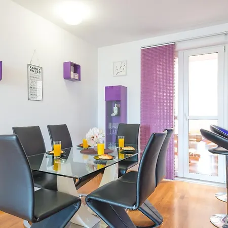 Lucy Lu Sea View Apartman *
